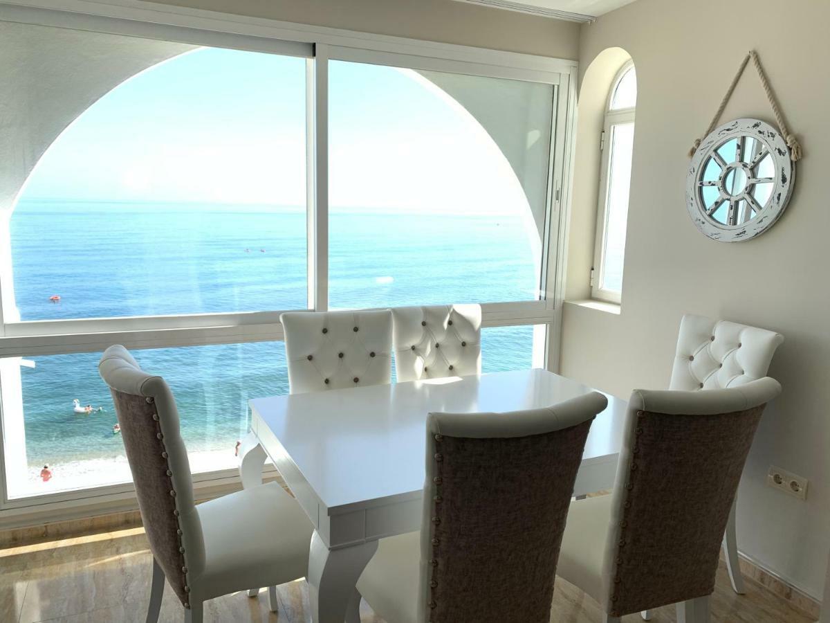 Ferienwohnung Apartament Aguamarina On The Beach Front Mijas Exterior foto
