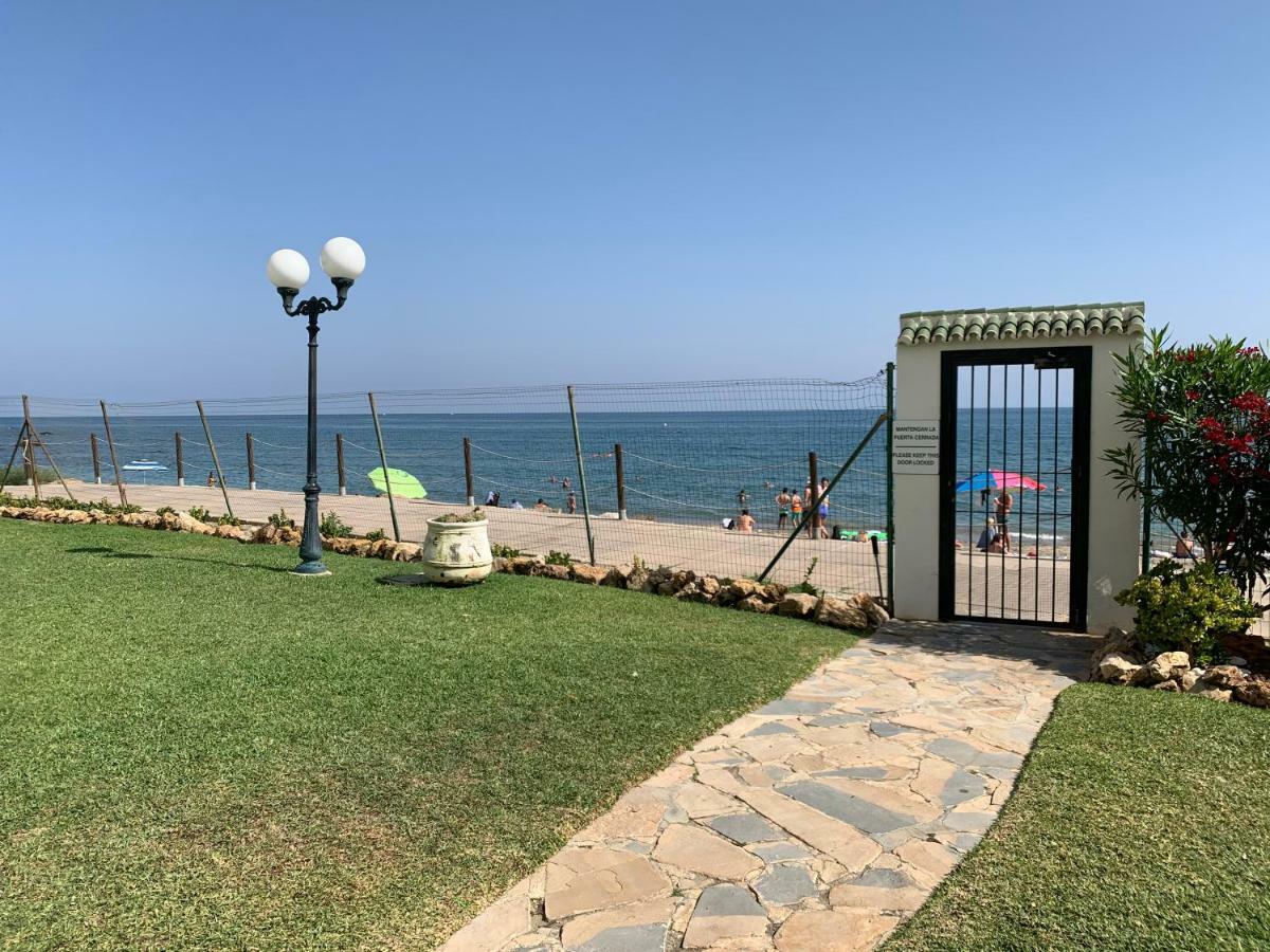 Ferienwohnung Apartament Aguamarina On The Beach Front Mijas Exterior foto