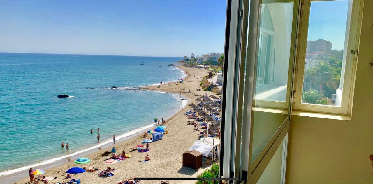 Ferienwohnung Apartament Aguamarina On The Beach Front Mijas Exterior foto