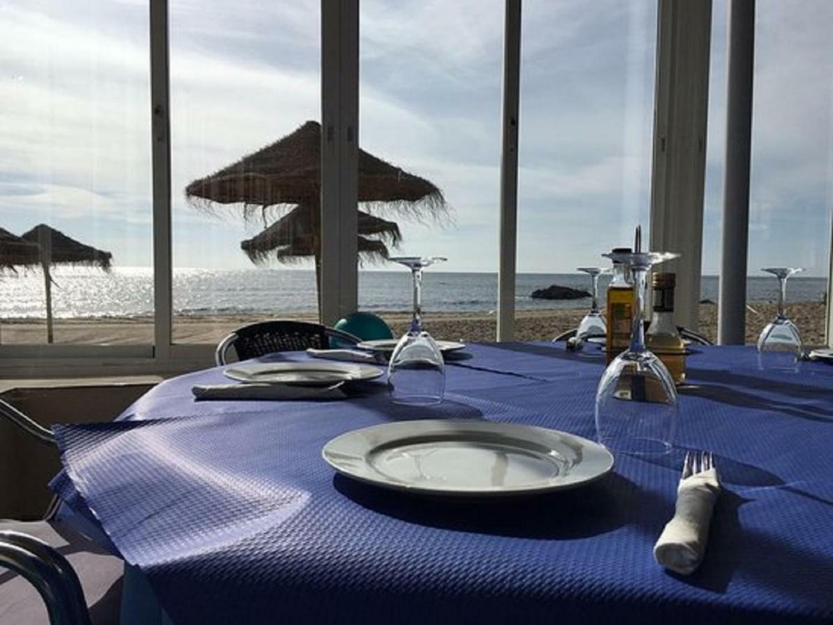 Ferienwohnung Apartament Aguamarina On The Beach Front Mijas Exterior foto
