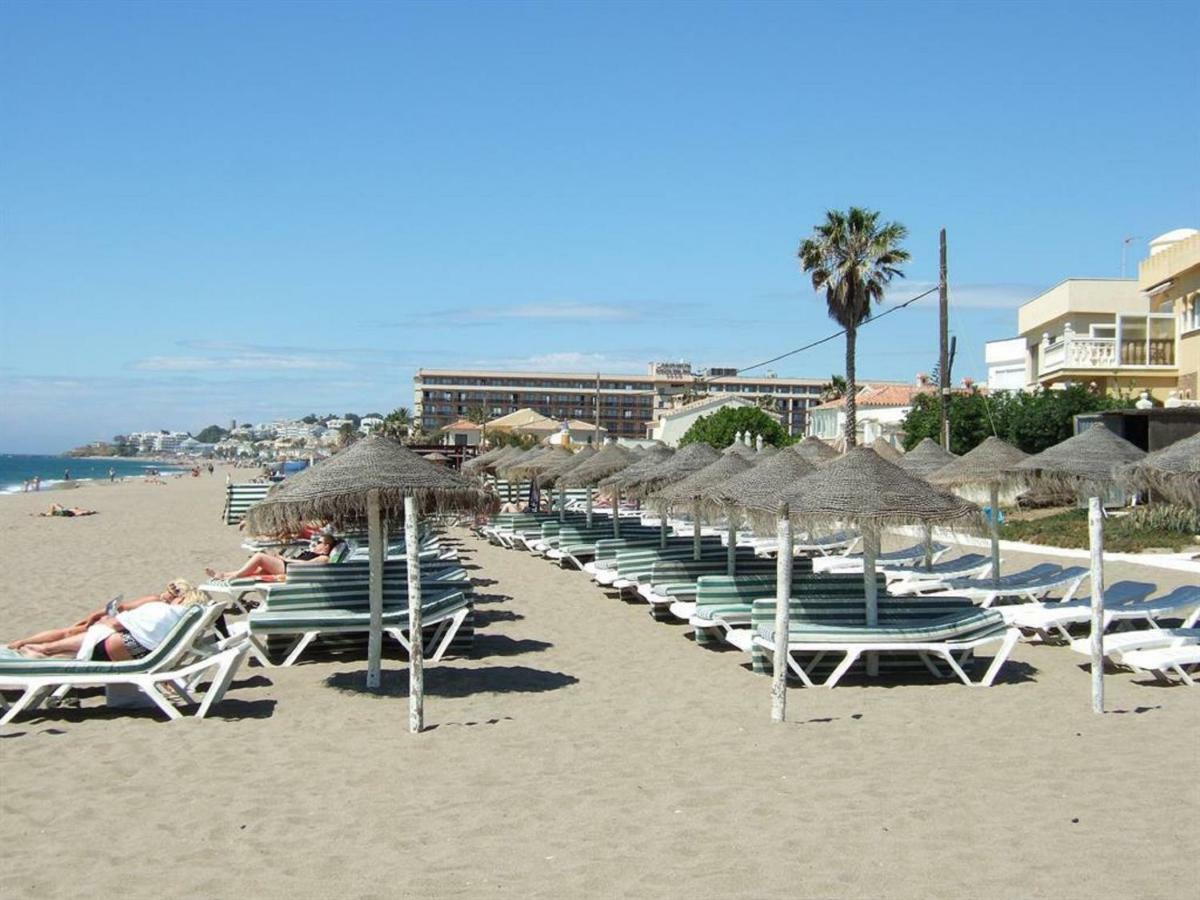 Ferienwohnung Apartament Aguamarina On The Beach Front Mijas Exterior foto